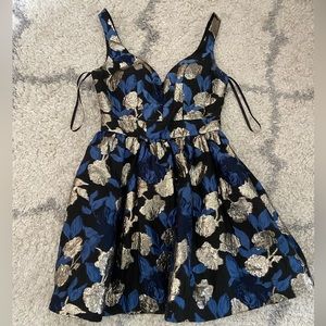 B. Darlin blue and silver rose dress size 3/4